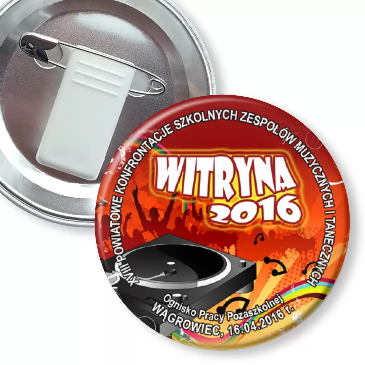 przypinka z żabką i agrafką Witryna 2016