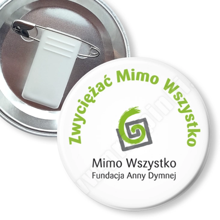 przypinka z żabką i agrafką Zwyciężać Mimo Wszystko
