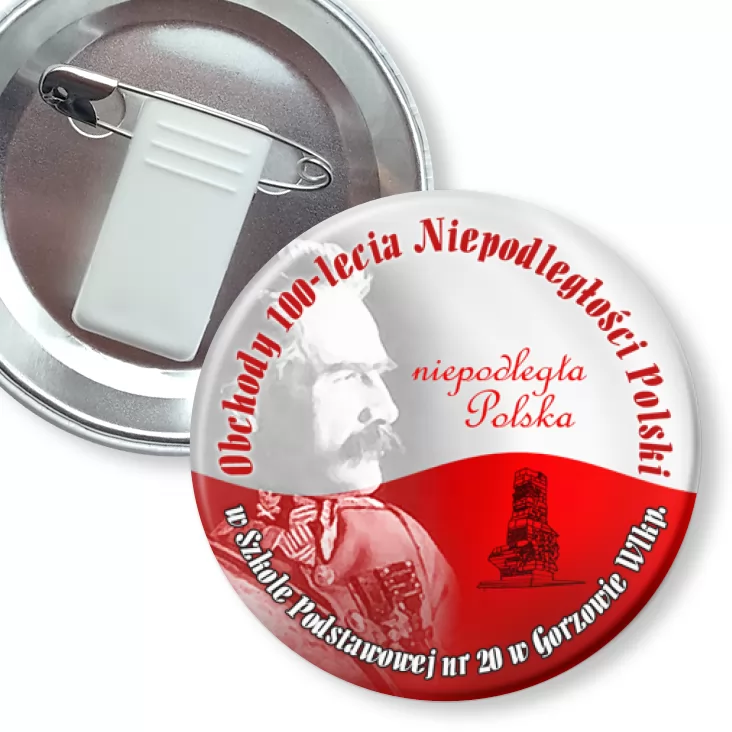 przypinka z żabką i agrafką 100 lat Niepodległości w SP nr 20 w Gorzowie Wielkopolskim