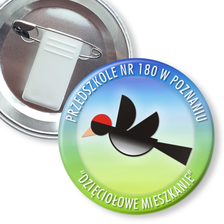 przypinka z żabką i agrafką Przedszkole nr 180 w Poznaniu