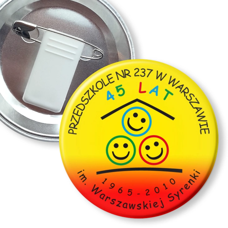 przypinka z żabką i agrafką Przedszkole nr 237 w Warszawie