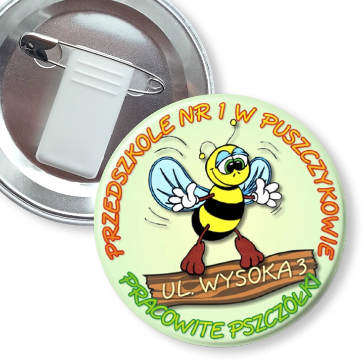 przypinka z żabką i agrafką Przedszkole nr 1 w Puszczykowie