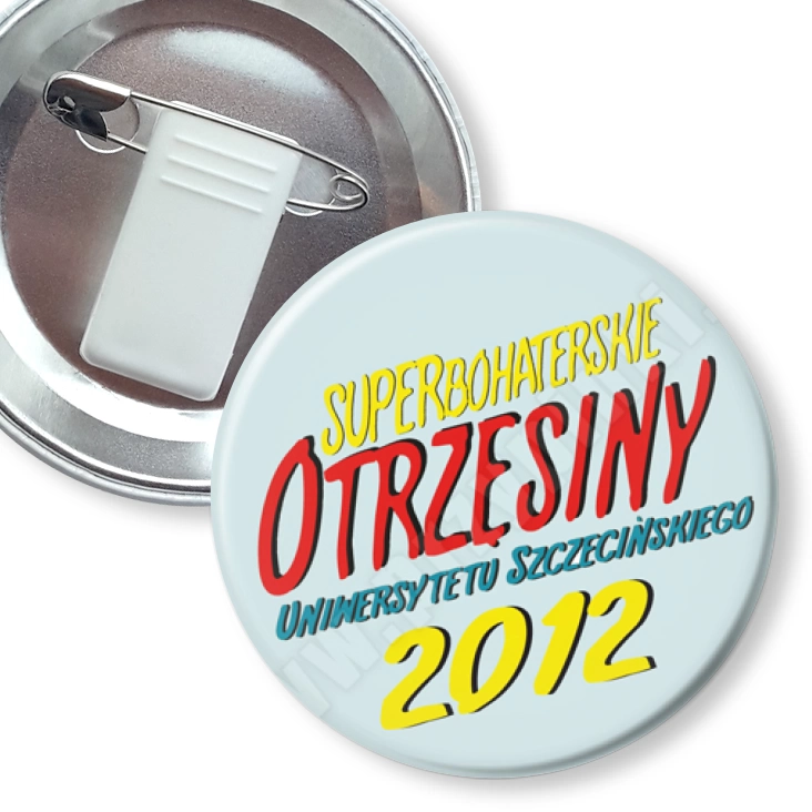 przypinka z żabką i agrafką US - Otrzęsiny 2012