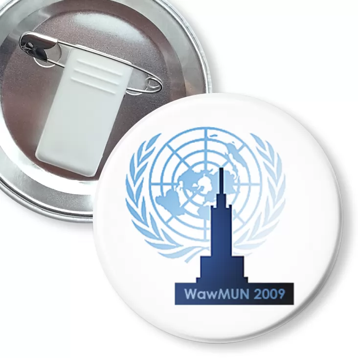 przypinka z żabką i agrafką Warsaw Model United Nations 2009