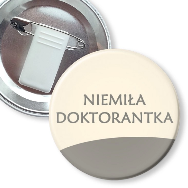 przypinka z żabką i agrafką Niemiła Doktorantka